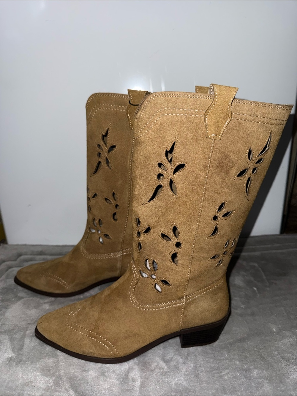 No Boundaries Womens Cowgirl Boots Size 9 Tan Western Floral Cutout Pointed Toe